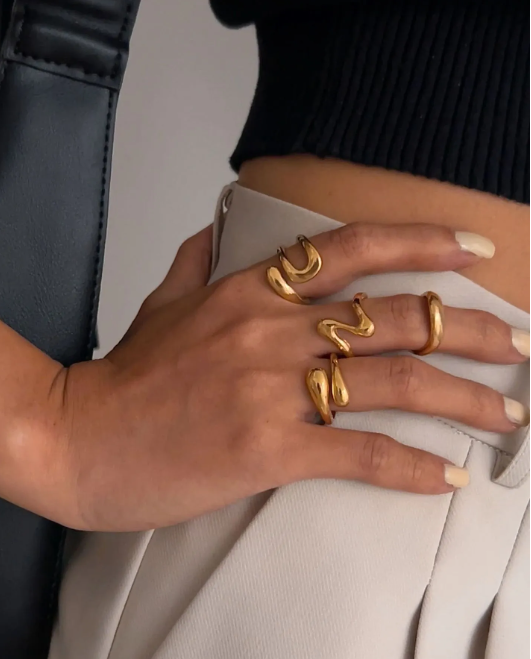 The Shoreline Wave (4 rings)